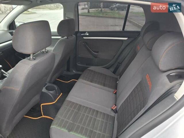 Сірий Фольксваген Гольф, об'ємом двигуна 1.39 л та пробігом 233 тис. км за 5900 $, фото 12 на Automoto.ua