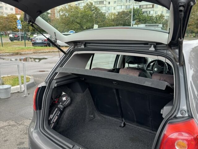 Серый Фольксваген Гольф, объемом двигателя 1.6 л и пробегом 239 тыс. км за 6400 $, фото 6 на Automoto.ua