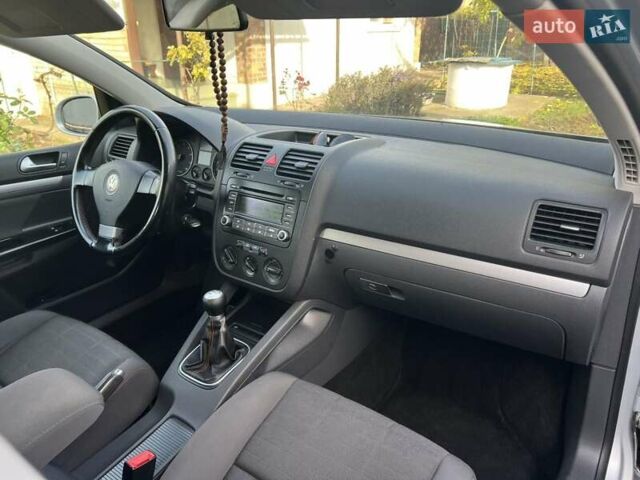 Серый Фольксваген Гольф, объемом двигателя 1.4 л и пробегом 260 тыс. км за 5900 $, фото 12 на Automoto.ua