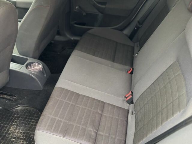 Серый Фольксваген Гольф, объемом двигателя 1.9 л и пробегом 300 тыс. км за 2400 $, фото 7 на Automoto.ua