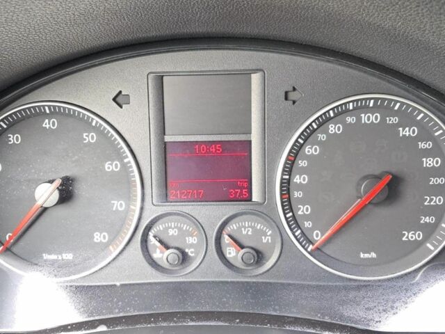 Сірий Фольксваген Гольф, об'ємом двигуна 1.6 л та пробігом 212 тис. км за 5880 $, фото 19 на Automoto.ua