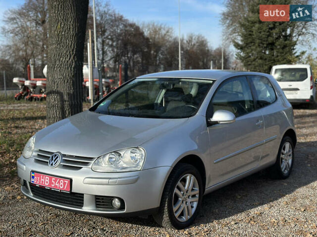 Серый Фольксваген Гольф, объемом двигателя 1.6 л и пробегом 235 тыс. км за 5100 $, фото 8 на Automoto.ua