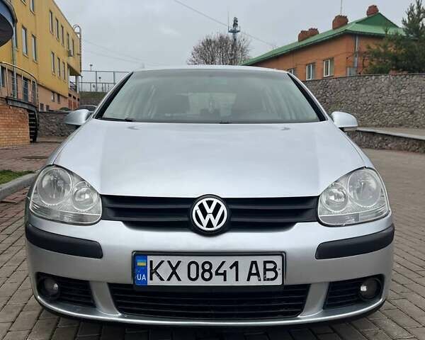 Серый Фольксваген Гольф, объемом двигателя 1.6 л и пробегом 209 тыс. км за 5900 $, фото 1 на Automoto.ua