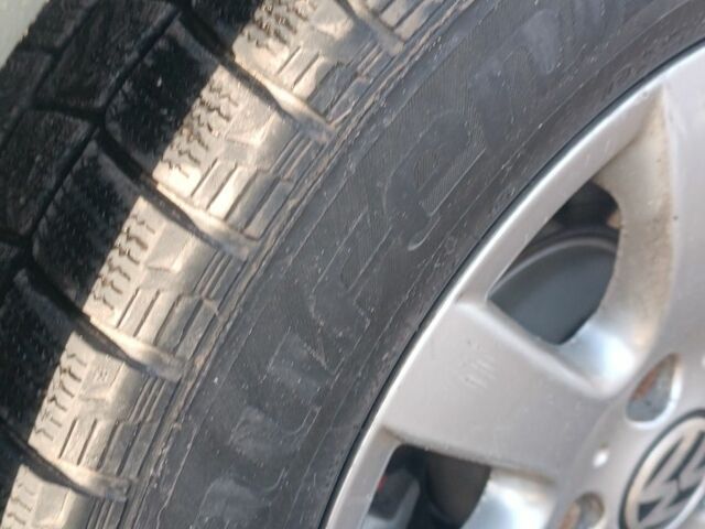 Серый Фольксваген Гольф, объемом двигателя 2 л и пробегом 320 тыс. км за 3000 $, фото 3 на Automoto.ua