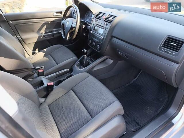 Сірий Фольксваген Гольф, об'ємом двигуна 1.6 л та пробігом 210 тис. км за 5599 $, фото 27 на Automoto.ua