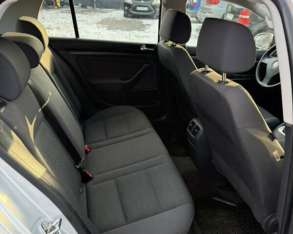 Сірий Фольксваген Гольф, об'ємом двигуна 1.6 л та пробігом 247 тис. км за 6800 $, фото 18 на Automoto.ua