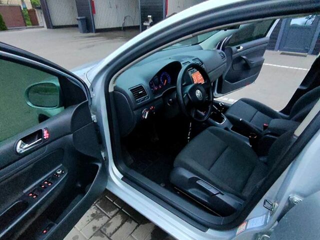 Серый Фольксваген Гольф, объемом двигателя 1.4 л и пробегом 246 тыс. км за 5500 $, фото 3 на Automoto.ua