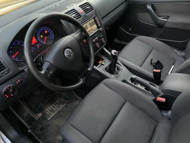 Серый Фольксваген Гольф, объемом двигателя 1.6 л и пробегом 218 тыс. км за 5400 $, фото 6 на Automoto.ua