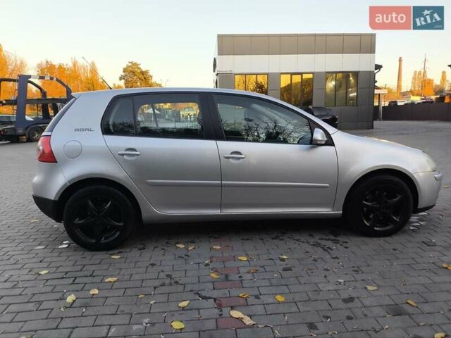 Серый Фольксваген Гольф, объемом двигателя 1.39 л и пробегом 199 тыс. км за 5500 $, фото 6 на Automoto.ua