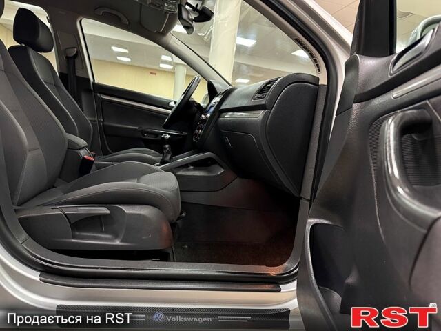 Серый Фольксваген Гольф, объемом двигателя 1.6 л и пробегом 187 тыс. км за 6500 $, фото 7 на Automoto.ua