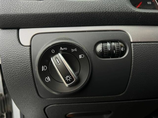 Серый Фольксваген Гольф, объемом двигателя 1.4 л и пробегом 233 тыс. км за 5900 $, фото 12 на Automoto.ua