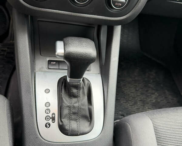 Серый Фольксваген Гольф, объемом двигателя 1.6 л и пробегом 247 тыс. км за 6800 $, фото 10 на Automoto.ua