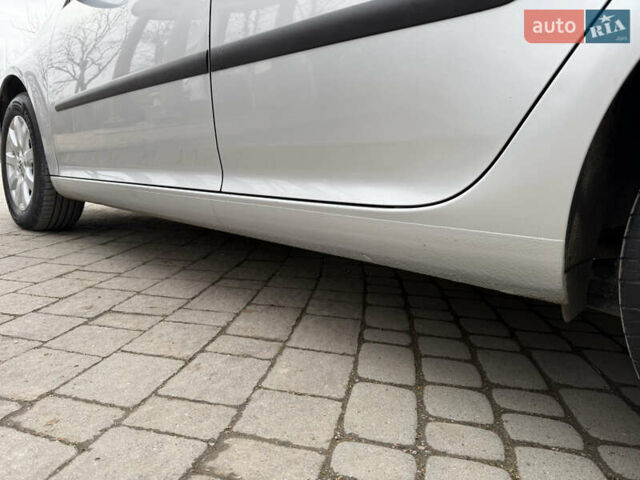 Серый Фольксваген Гольф, объемом двигателя 1.6 л и пробегом 247 тыс. км за 6800 $, фото 5 на Automoto.ua