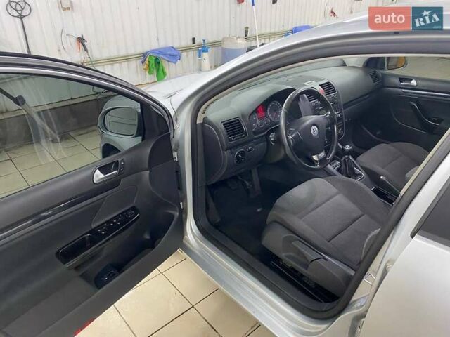 Серый Фольксваген Гольф, объемом двигателя 1.97 л и пробегом 282 тыс. км за 6500 $, фото 4 на Automoto.ua