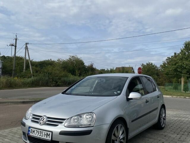 Сірий Фольксваген Гольф, об'ємом двигуна 1.6 л та пробігом 380 тис. км за 5000 $, фото 1 на Automoto.ua