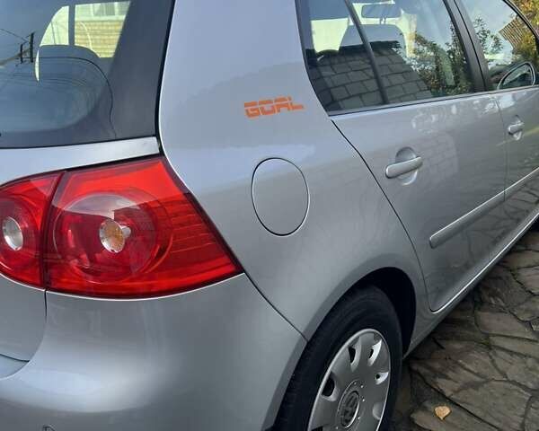 Серый Фольксваген Гольф, объемом двигателя 1.4 л и пробегом 260 тыс. км за 5900 $, фото 1 на Automoto.ua