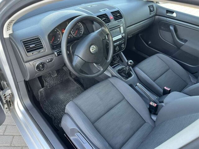 Серый Фольксваген Гольф, объемом двигателя 1.4 л и пробегом 179 тыс. км за 5600 $, фото 7 на Automoto.ua