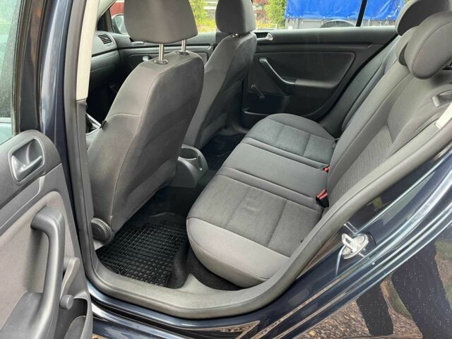 Серый Фольксваген Гольф, объемом двигателя 0 л и пробегом 300 тыс. км за 1500 $, фото 7 на Automoto.ua