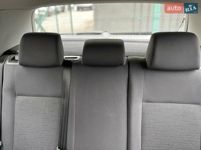 Серый Фольксваген Гольф, объемом двигателя 1.6 л и пробегом 262 тыс. км за 6950 $, фото 43 на Automoto.ua