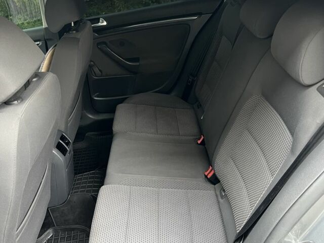 Серый Фольксваген Гольф, объемом двигателя 1.4 л и пробегом 219 тыс. км за 6499 $, фото 7 на Automoto.ua