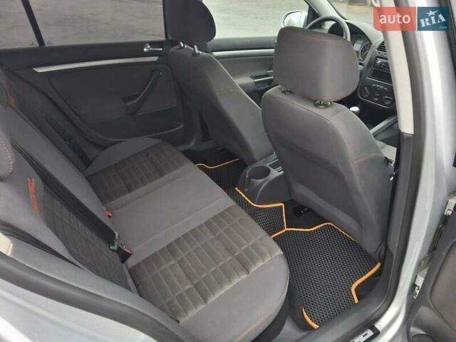 Сірий Фольксваген Гольф, об'ємом двигуна 1.39 л та пробігом 233 тис. км за 5900 $, фото 14 на Automoto.ua