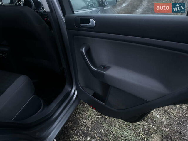 Сірий Фольксваген Гольф, об'ємом двигуна 1.6 л та пробігом 183 тис. км за 6600 $, фото 17 на Automoto.ua