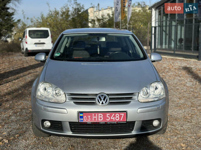 Серый Фольксваген Гольф, объемом двигателя 1.6 л и пробегом 235 тыс. км за 5100 $, фото 4 на Automoto.ua
