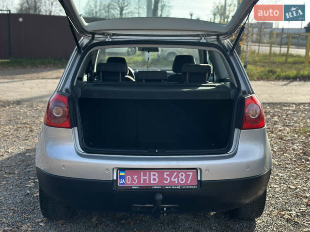 Серый Фольксваген Гольф, объемом двигателя 1.6 л и пробегом 235 тыс. км за 5100 $, фото 30 на Automoto.ua