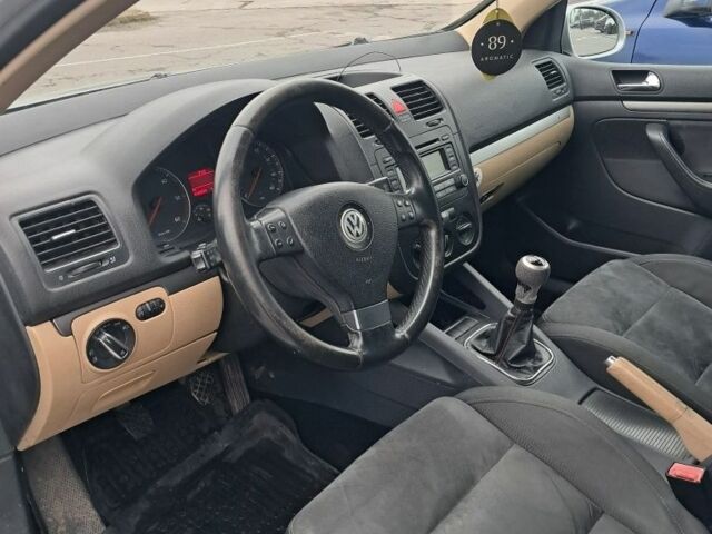 Серый Фольксваген Гольф, объемом двигателя 2 л и пробегом 417 тыс. км за 2700 $, фото 5 на Automoto.ua