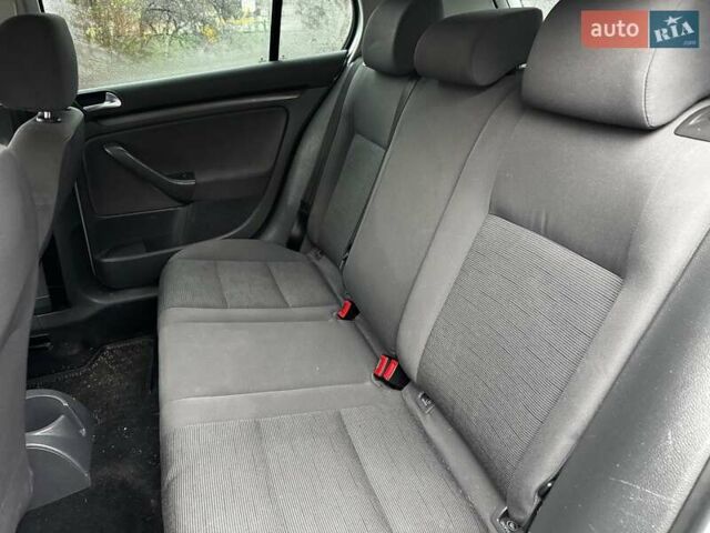 Сірий Фольксваген Гольф, об'ємом двигуна 1.4 л та пробігом 288 тис. км за 4490 $, фото 21 на Automoto.ua