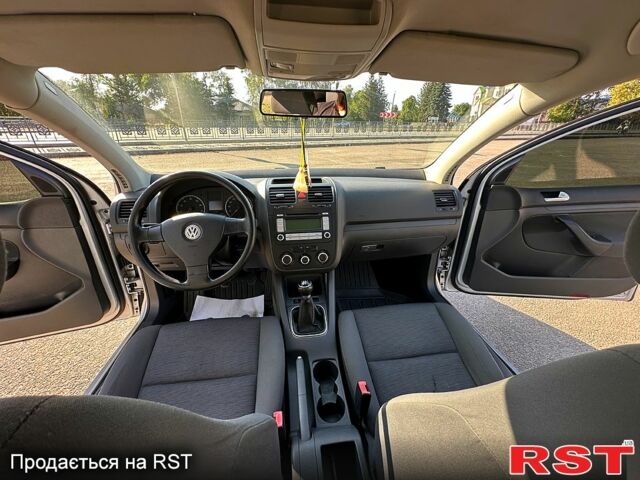 Серый Фольксваген Гольф, объемом двигателя 1.4 л и пробегом 258 тыс. км за 5300 $, фото 7 на Automoto.ua