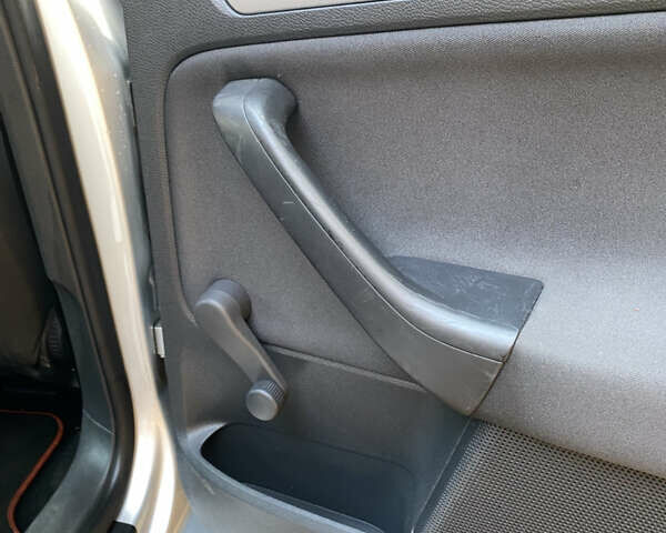 Сірий Фольксваген Гольф, об'ємом двигуна 1.4 л та пробігом 185 тис. км за 4999 $, фото 27 на Automoto.ua