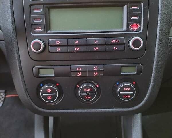 Фольксваген Гольф 2006 в Запорожье на Automoto.ua Серый Фольксваген Гольф, объемом двигателя 1.39 л и пробегом 129 тыс. км за 6100 $, фото 1 на Automoto.ua
