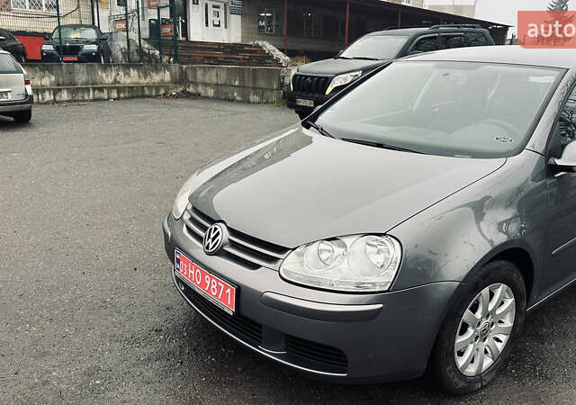 Серый Фольксваген Гольф, объемом двигателя 1.6 л и пробегом 185 тыс. км за 6500 $, фото 8 на Automoto.ua