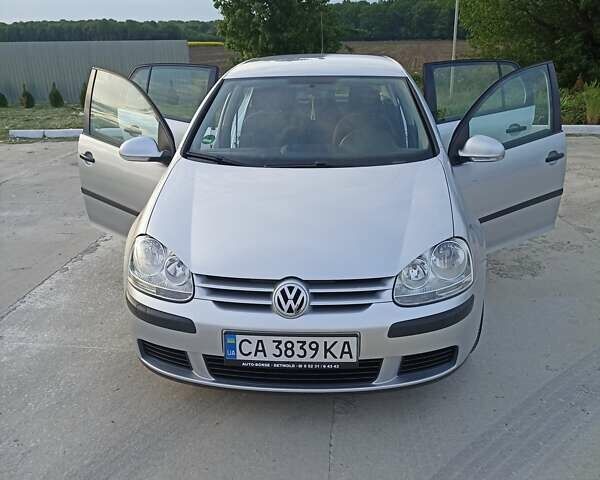 Серый Фольксваген Гольф, объемом двигателя 1.4 л и пробегом 261 тыс. км за 6250 $, фото 4 на Automoto.ua