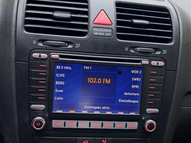 Сірий Фольксваген Гольф, об'ємом двигуна 1.6 л та пробігом 212 тис. км за 5880 $, фото 7 на Automoto.ua