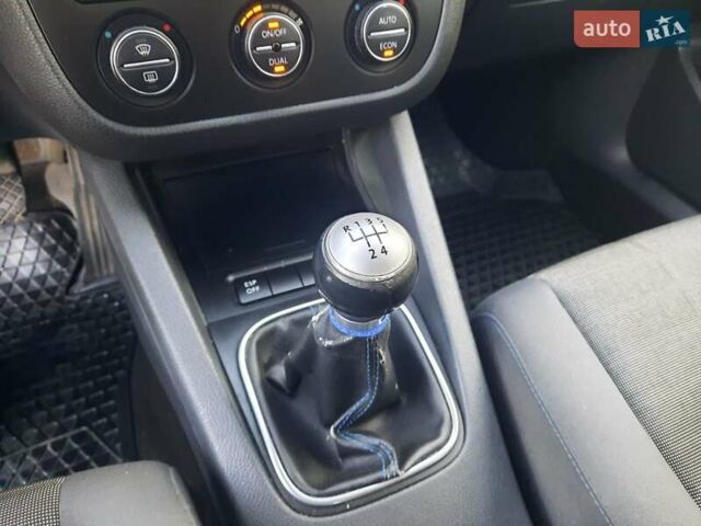 Серый Фольксваген Гольф, объемом двигателя 1.4 л и пробегом 250 тыс. км за 5550 $, фото 46 на Automoto.ua