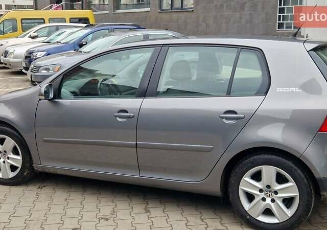 Серый Фольксваген Гольф, объемом двигателя 1.4 л и пробегом 229 тыс. км за 5432 $, фото 6 на Automoto.ua