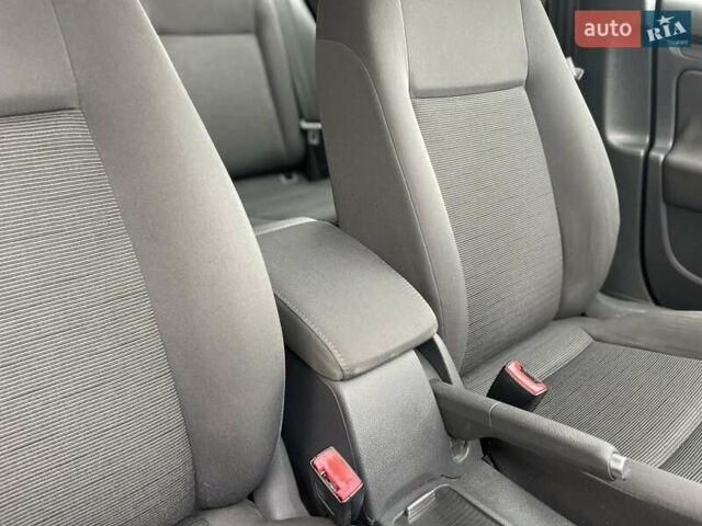 Серый Фольксваген Гольф, объемом двигателя 1.6 л и пробегом 262 тыс. км за 6950 $, фото 64 на Automoto.ua