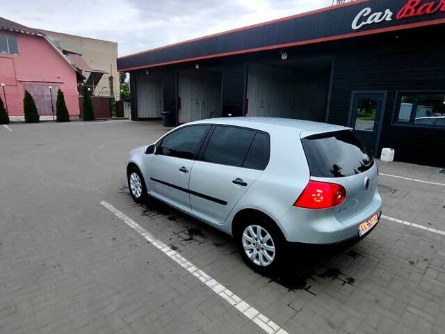 Серый Фольксваген Гольф, объемом двигателя 1.4 л и пробегом 246 тыс. км за 5500 $, фото 2 на Automoto.ua