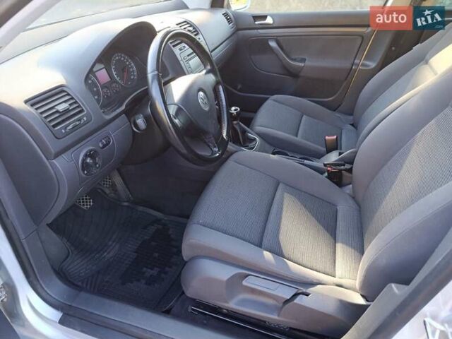 Сірий Фольксваген Гольф, об'ємом двигуна 1.6 л та пробігом 210 тис. км за 5599 $, фото 19 на Automoto.ua