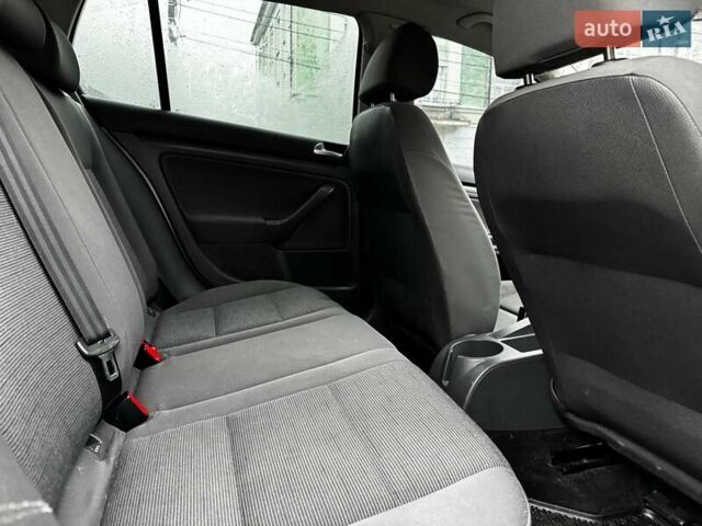 Сірий Фольксваген Гольф, об'ємом двигуна 1.4 л та пробігом 288 тис. км за 4490 $, фото 34 на Automoto.ua