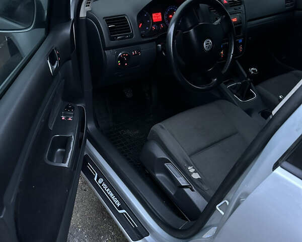 Серый Фольксваген Гольф, объемом двигателя 1.9 л и пробегом 286 тыс. км за 5200 $, фото 20 на Automoto.ua