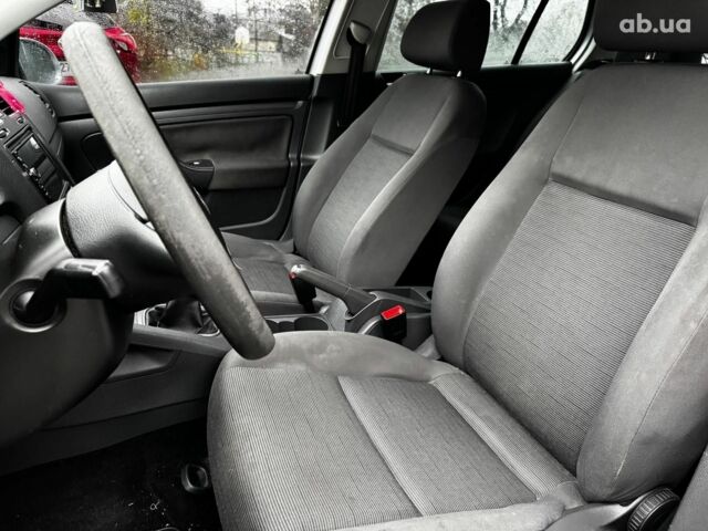 Сірий Фольксваген Гольф, об'ємом двигуна 1.4 л та пробігом 288 тис. км за 4490 $, фото 27 на Automoto.ua