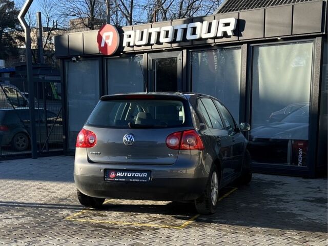 Серый Фольксваген Гольф, объемом двигателя 1.6 л и пробегом 216 тыс. км за 5900 $, фото 7 на Automoto.ua