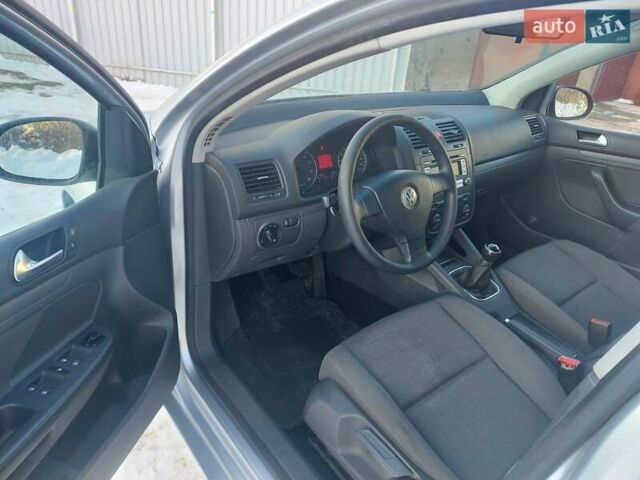 Серый Фольксваген Гольф, объемом двигателя 1.4 л и пробегом 208 тыс. км за 5150 $, фото 10 на Automoto.ua