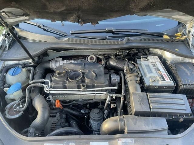 Сірий Фольксваген Гольф, об'ємом двигуна 2 л та пробігом 300 тис. км за 5600 $, фото 5 на Automoto.ua