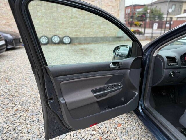 Серый Фольксваген Гольф, объемом двигателя 1.4 л и пробегом 210 тыс. км за 5799 $, фото 9 на Automoto.ua