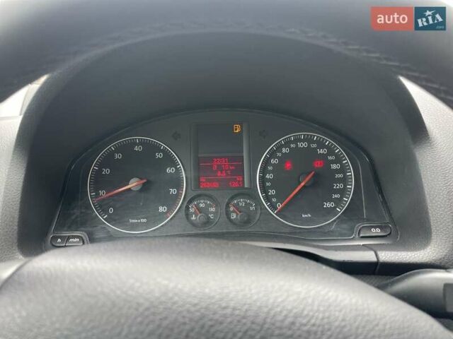 Серый Фольксваген Гольф, объемом двигателя 1.6 л и пробегом 262 тыс. км за 6950 $, фото 4 на Automoto.ua