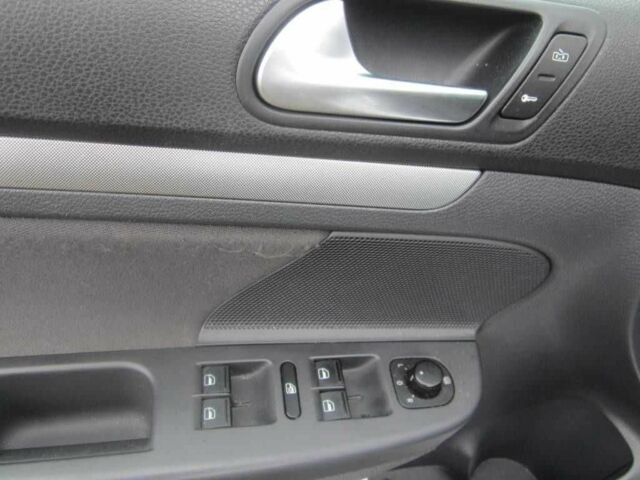 Серый Фольксваген Гольф, объемом двигателя 1.9 л и пробегом 242 тыс. км за 1700 $, фото 10 на Automoto.ua